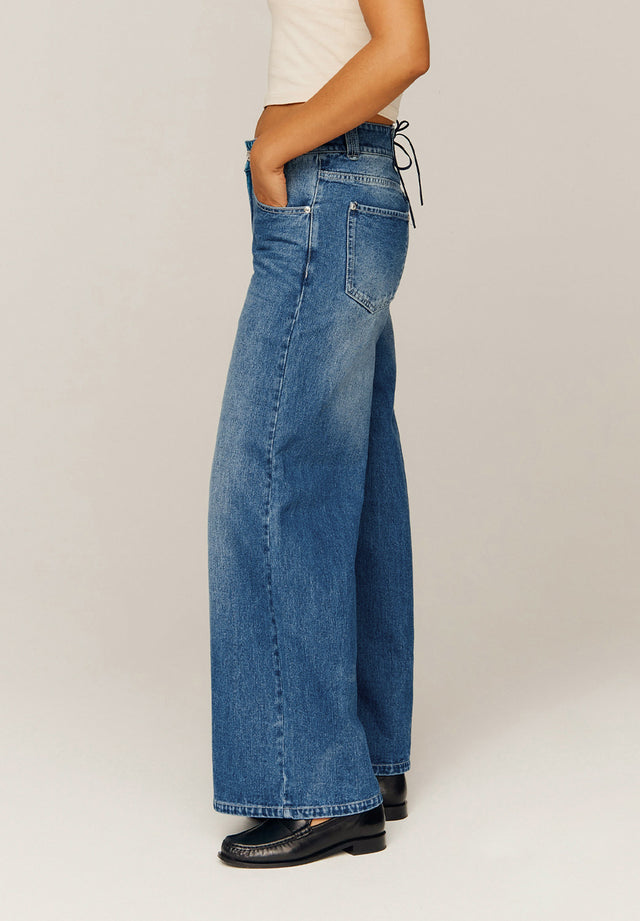 LOW RISE WIDE LEG DENIM